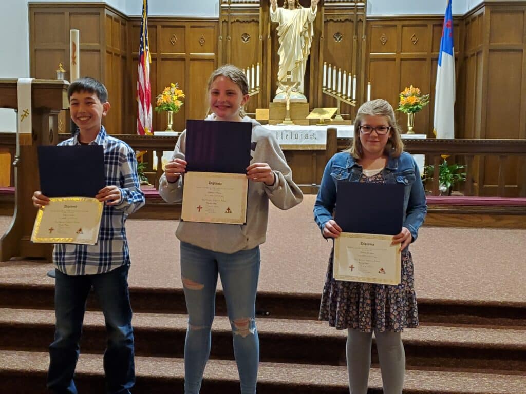 OUR SAVIORS LUTHERAN SCHOOL HOLDS 6TH GRADE GRADUATION