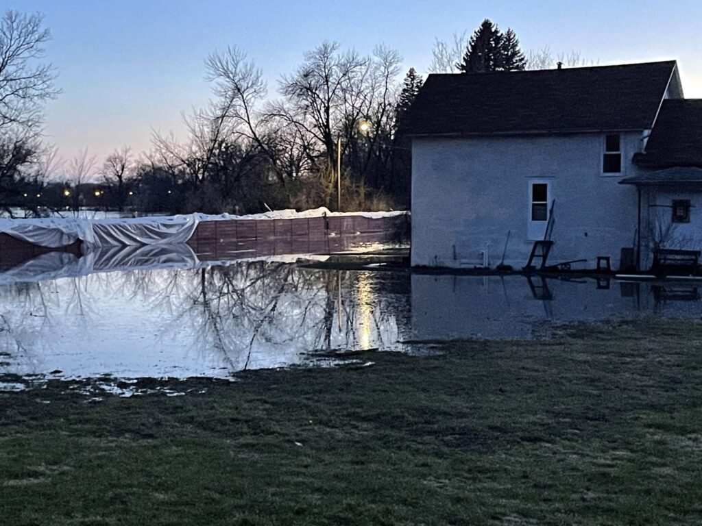 CROOKSTON POLICE ASKING THE PUBLIC TO STAY AWAY FROM RIVERSIDE AVENUE