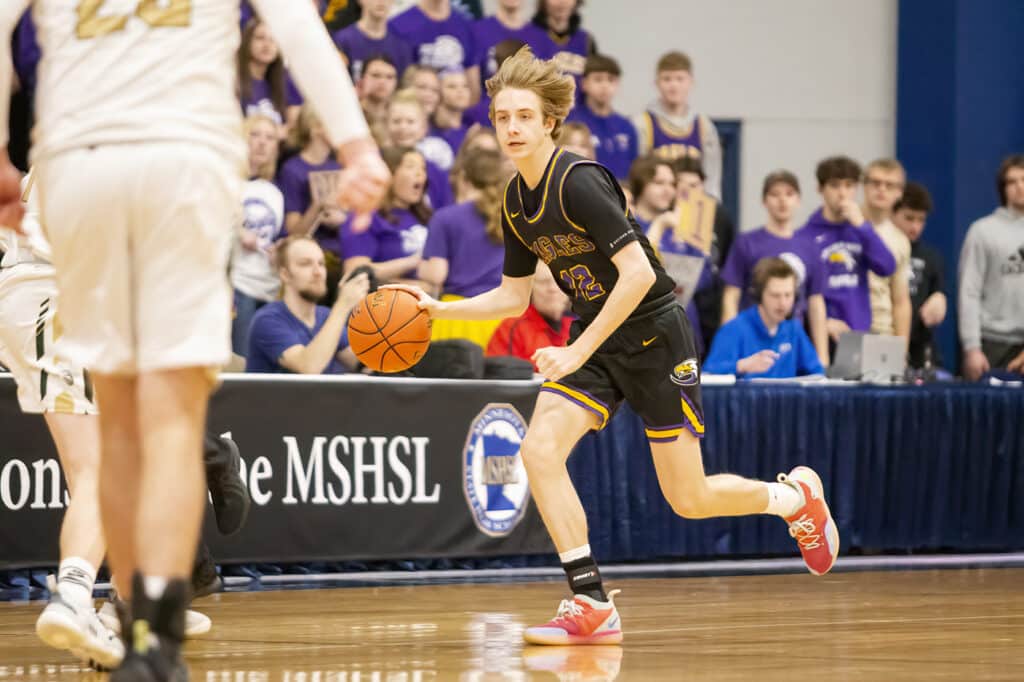 SACRED HEART BOY’S BASKETBALL WINS FIRST-EVER STATE TOURNAMENT GAME