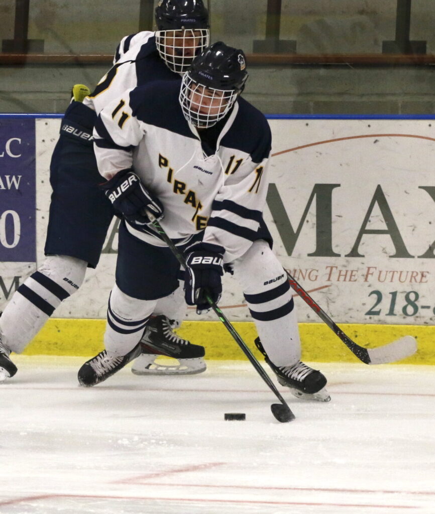 CROOKSTON BOY’S HOCKEY ALLOWS 4 UNANSWERED GOALS IN LOSS TO DETROIT LAKES