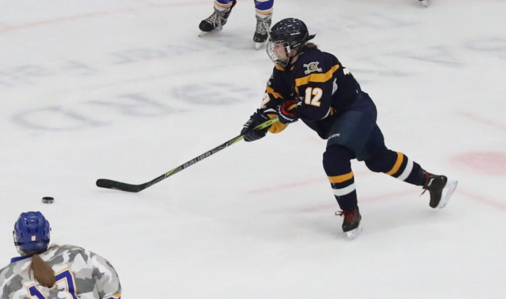 CROOKSTON GIRL’S HOCKEY SHUTOUT AT THIEF RIVER FALLS