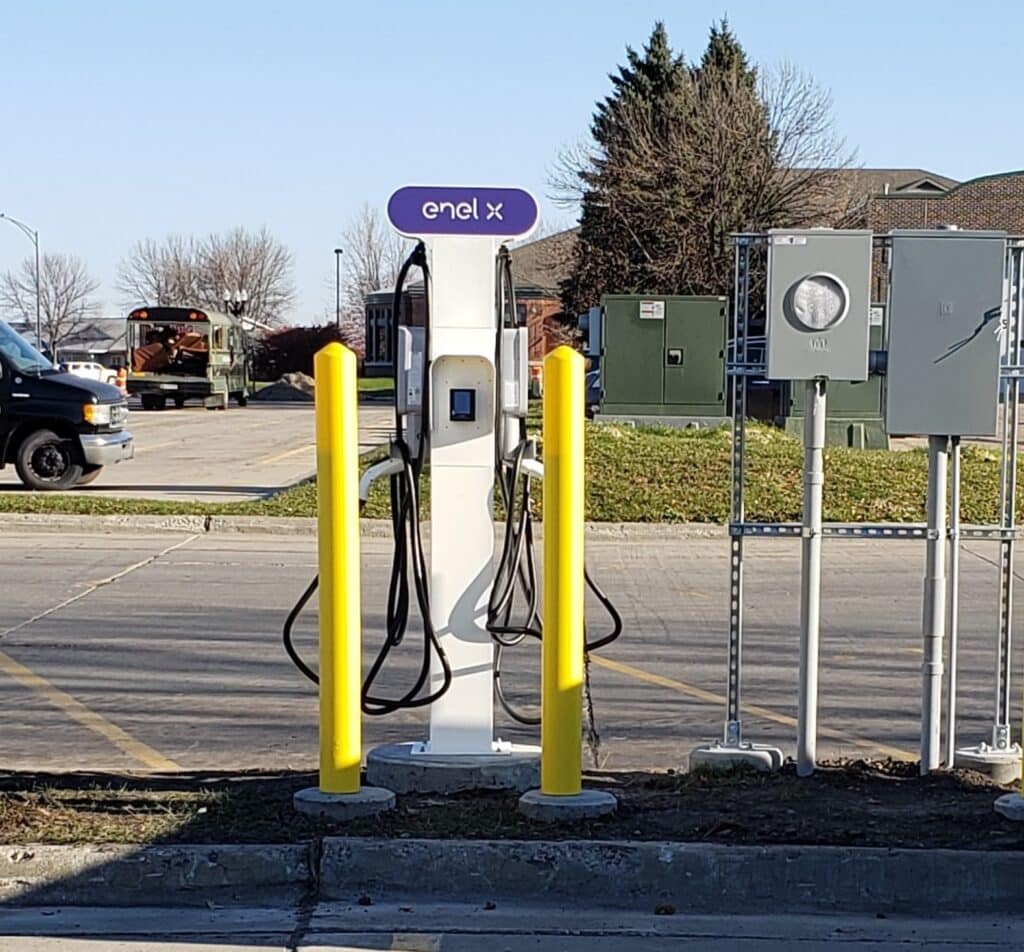 EAST GRAND FORKS INSTALLS ELECTRIC VEHICLE CHARGER WITH HELP FROM MMPA