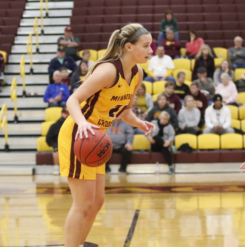 UMC WOMEN’S BASKETBALL STUNS ST. CLOUD STATE ON SENIOR NIGHT