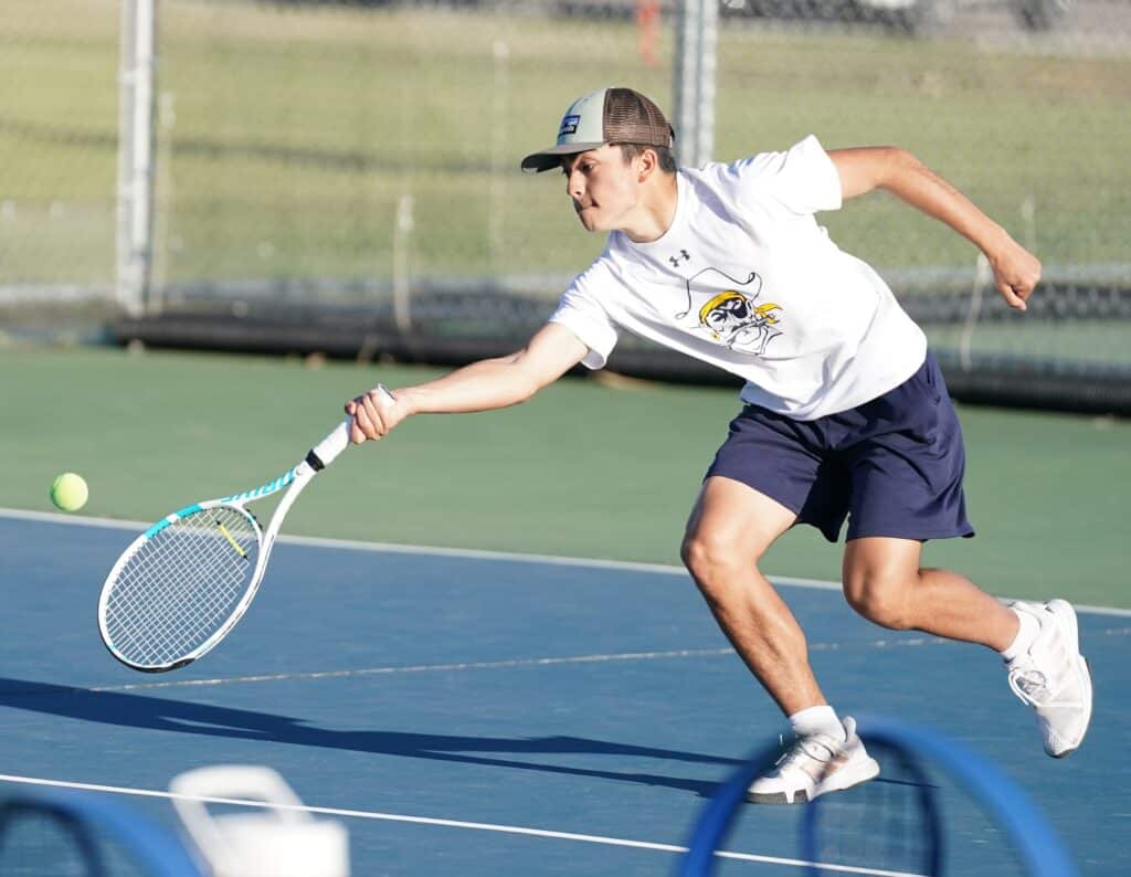 CROOKSTON BOY’S TENNIS BEAT PERHAM 4-3, FALLS TO EGF 4-3