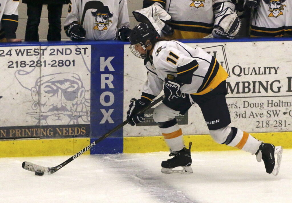 CROOKSTON GIRL’S HOCKEY STRUGGLES ON POWER PLAY IN LOSS TO GRAND FORKS
