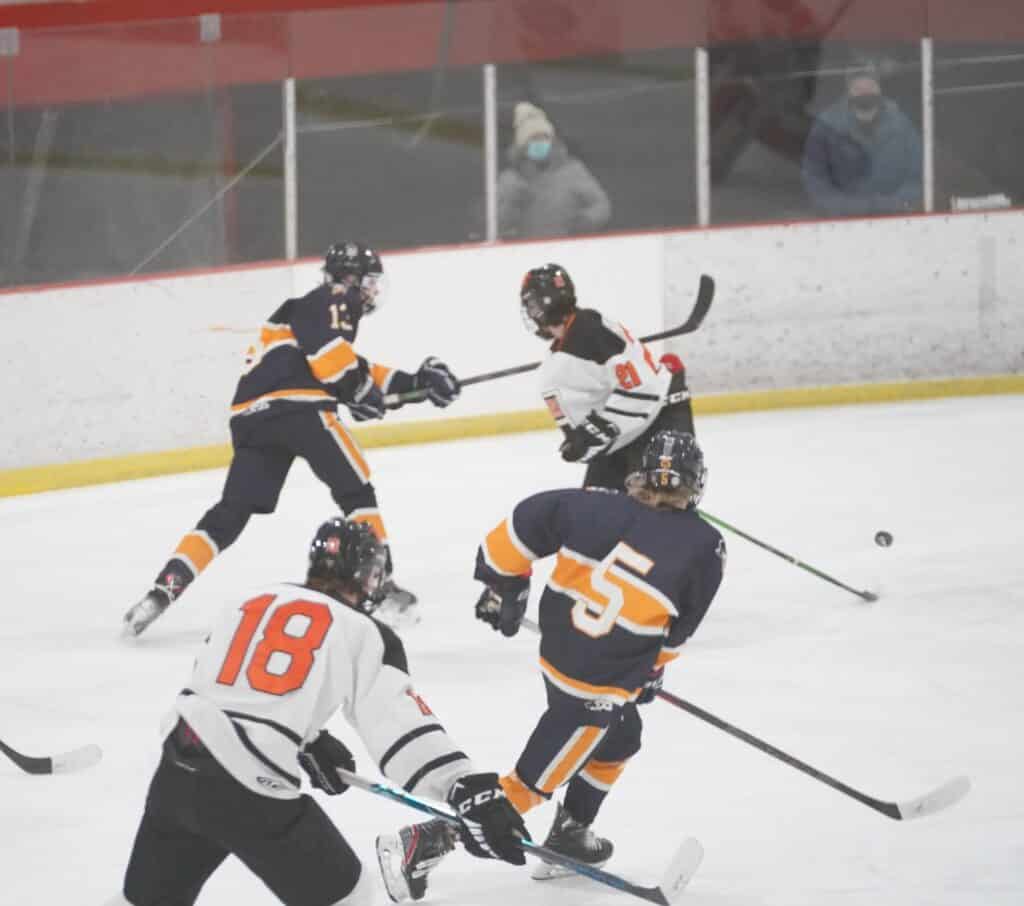 CROOKSTON PIRATES BOYS HOCKEY SCORE FIVE STRAIGHT GOALS, EARN FIRST WIN OF THE SEASON