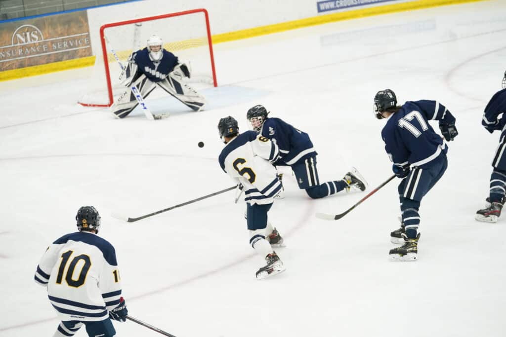 CROOKSTON BOY’S HOCKEY CAN’T GET OFFENSE GOING IN LOSS TO HIBBING