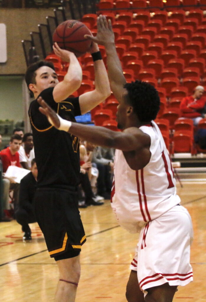 UMC MEN’S BASKETBALL BEATS MINOT STATE FOR THE FIRST TIME SINCE 2004