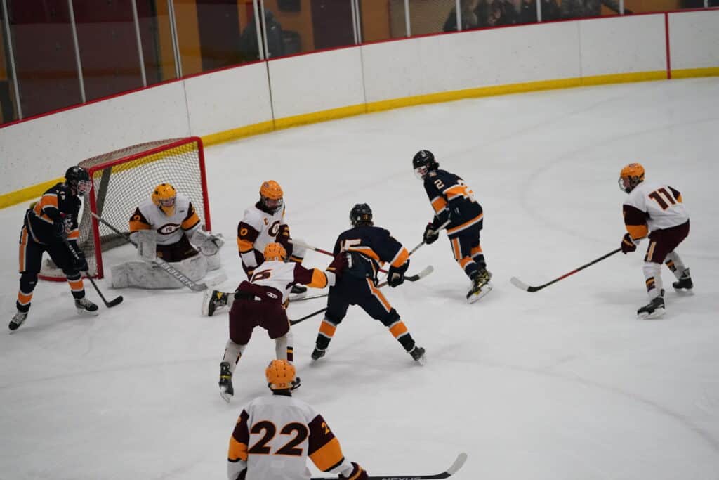 GRAFTON-PARK RIVER SCORES 3 TIMES IN THIRD PERIOD TO DEFEAT CROOKSTON PIRATES BOY’S HOCKEY