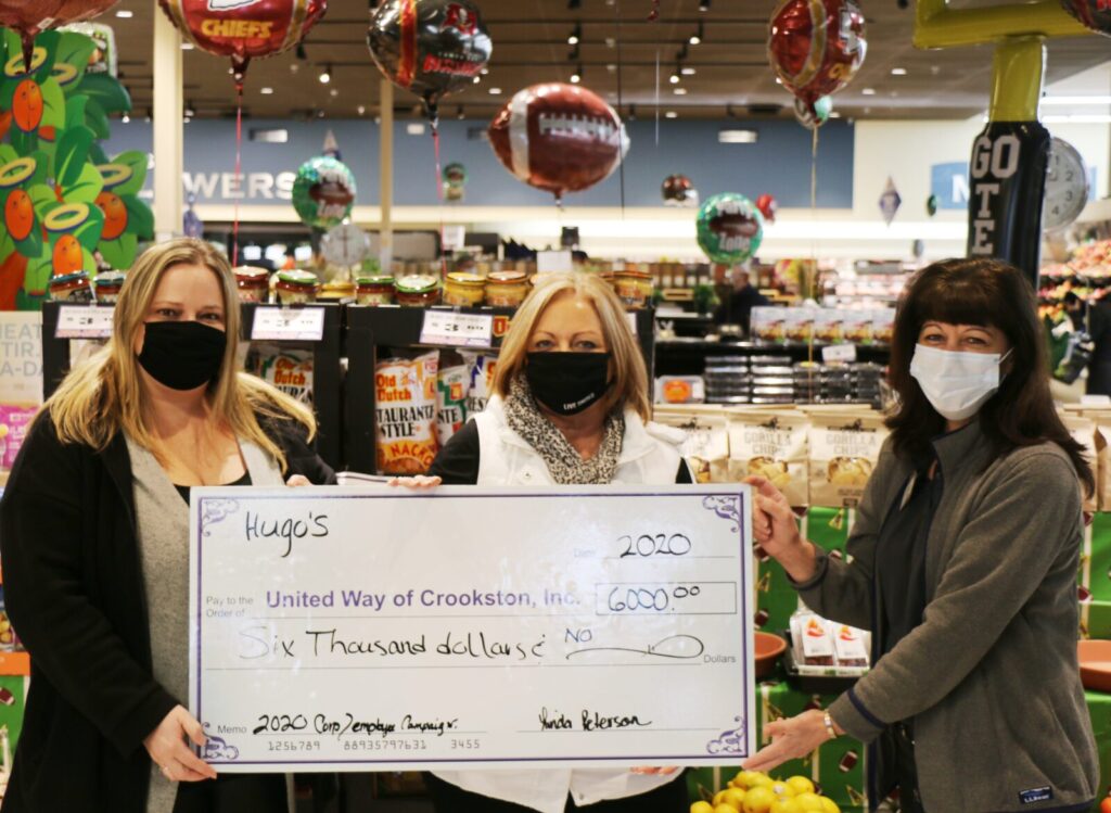 HUGO’S MAKES A DONATION TO THE UNITED WAY OF CROOKSTON