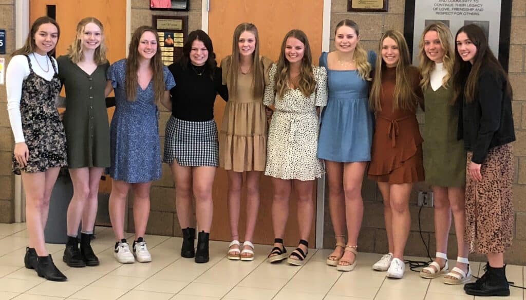 CROOKSTON GIRLS BASKETBALL TEAM HOLDS AWARD BANQUET