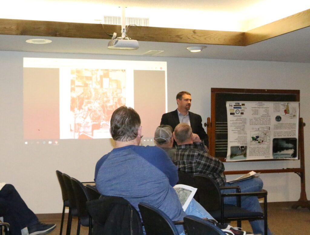 PLANNING COMMISSION HOLDS PUBLIC DISCUSSION FOR GATEWAY OVERLAY DISTRICT