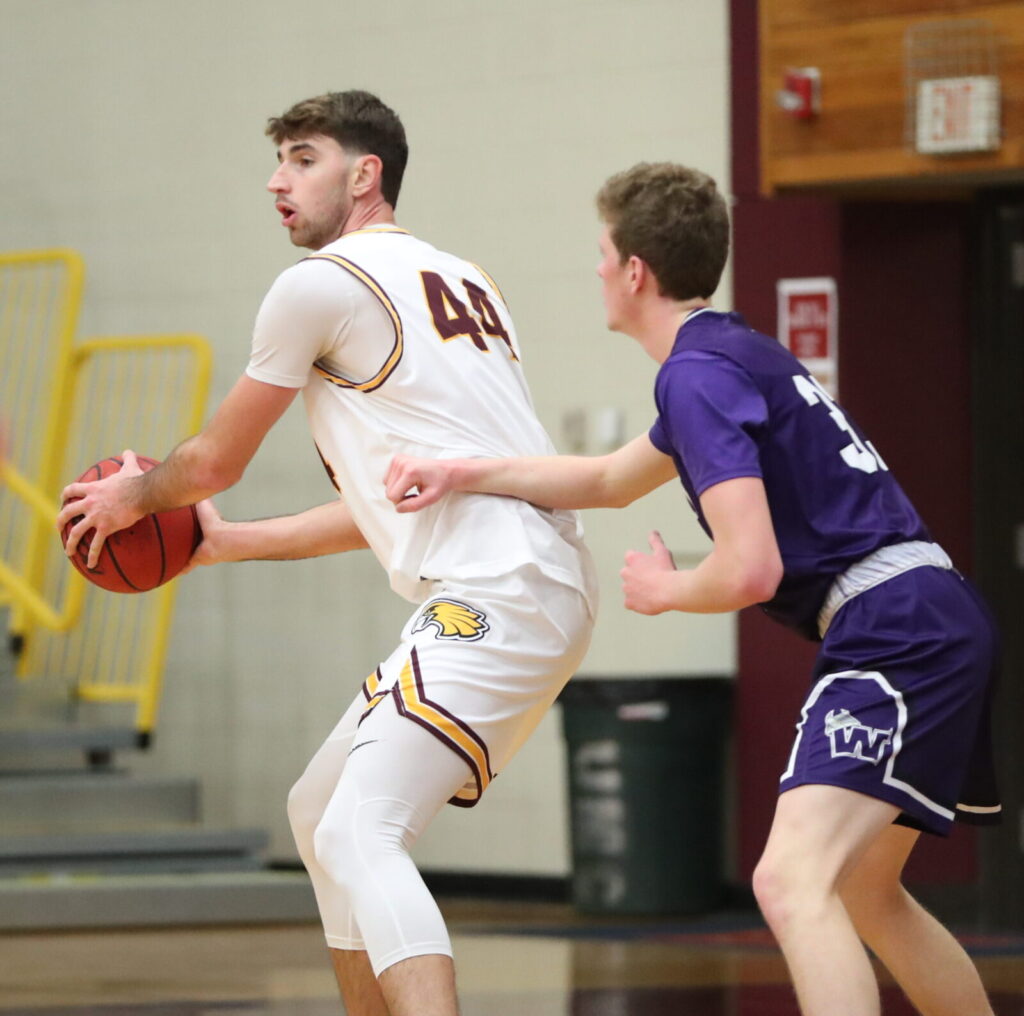 JAVIER NICOLAU’S CAREER DAY LEADS UMC MEN’S BASKETBALL OVER WALDORF