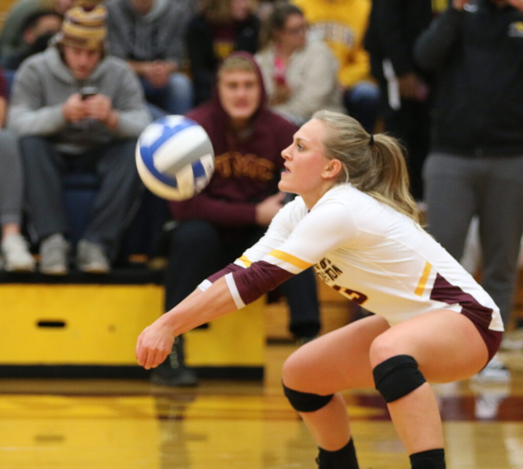 Minot State Sweeps UMC Volleyball