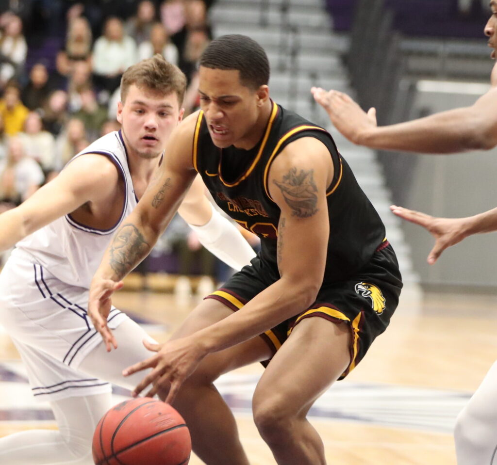 WINONA STATE SHOOTS PAST UMC MEN’S BASKETBALL IN NSIC TOURNAMENT