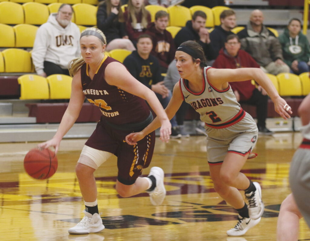 MSU-MOORHEAD DOMINATES IN WIN OVER UMC WOMEN’S BASKETBALL