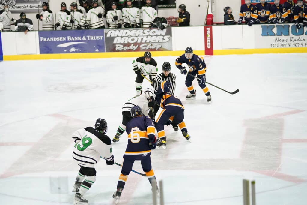 #5 EAST GRAND FORKS SKATES PAST CROOKSTON BOYS HOCKEY IN SECTION 8A MATCHUP