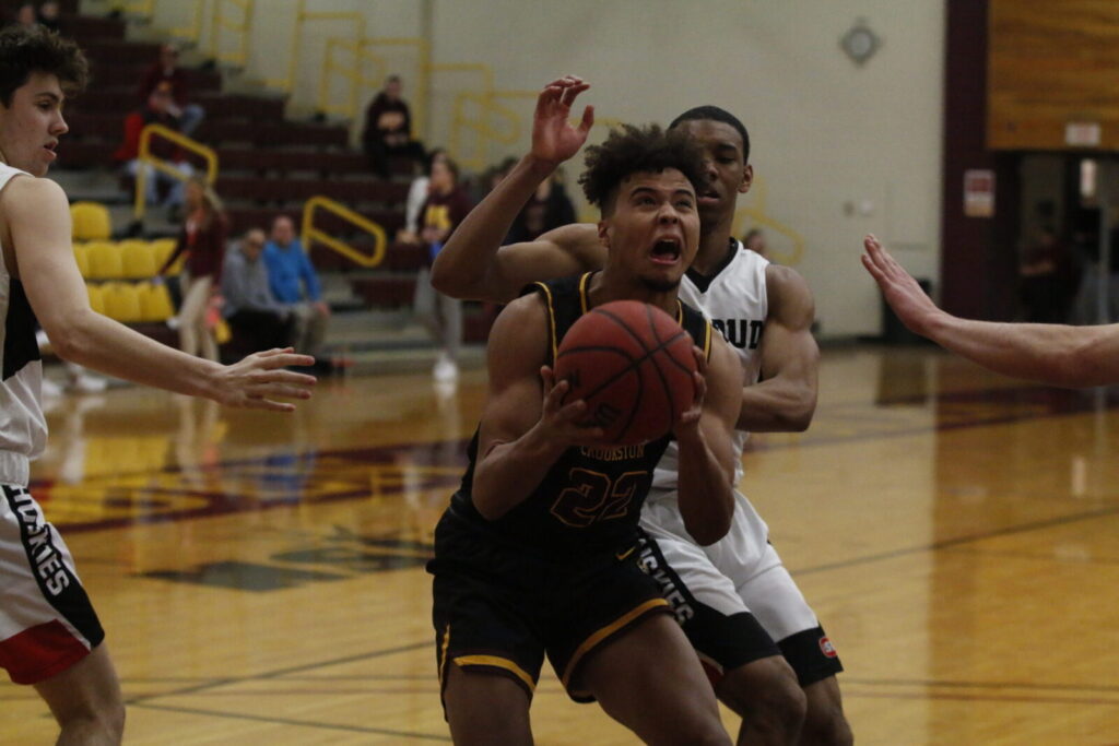 UMC MEN’S BASKETBALL COMES UP SHORT IN REGULAR-SEASON FINALE