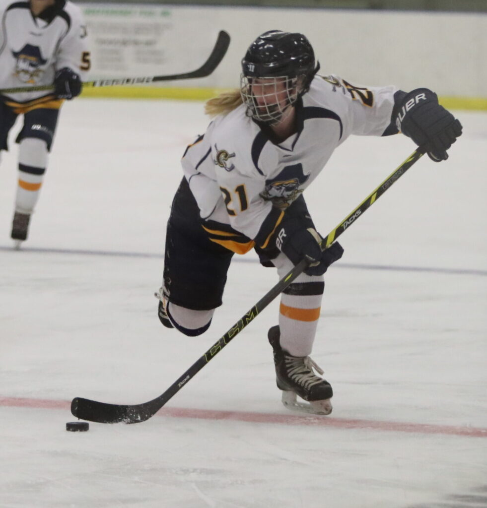CROOKSTON GIRL’S HOCKEY WINS FIRST GAME OF THE SEASON OVER JAMESTOWN IN MAYVILLE