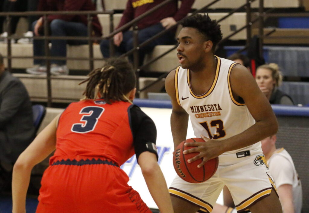 UMC MEN’S BASKETBALL COMPLETES ROAD SWEEP WITH WIN OVER UMARY