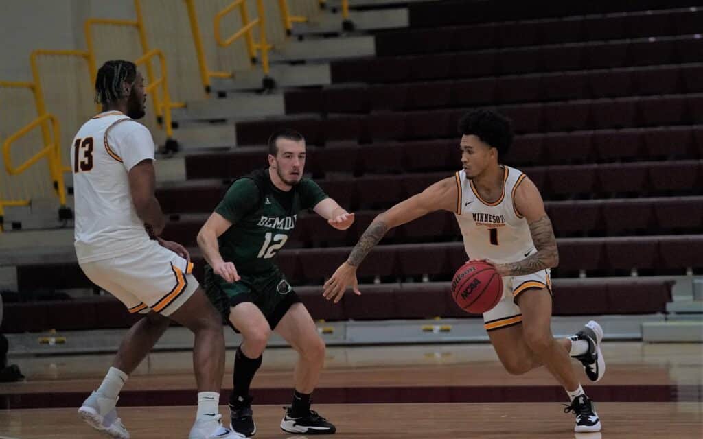 UMC MEN’S BASKETBALL BEATS UP ON PRESENTATION COLLEGE IN ABERDEEN, SD