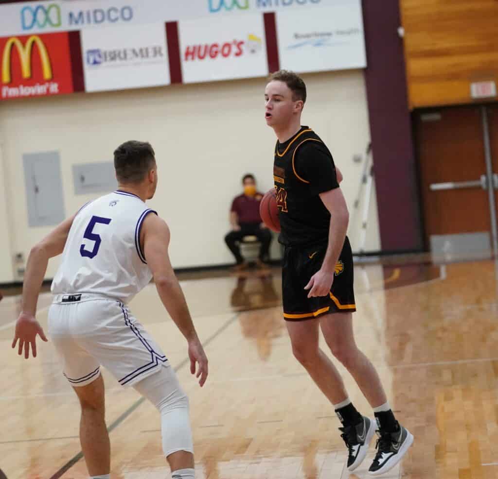 UMC MEN’S BASKETBALL’S 2ND HALF COMEBACK FALLS SHORT AGAINST WINONA STATE