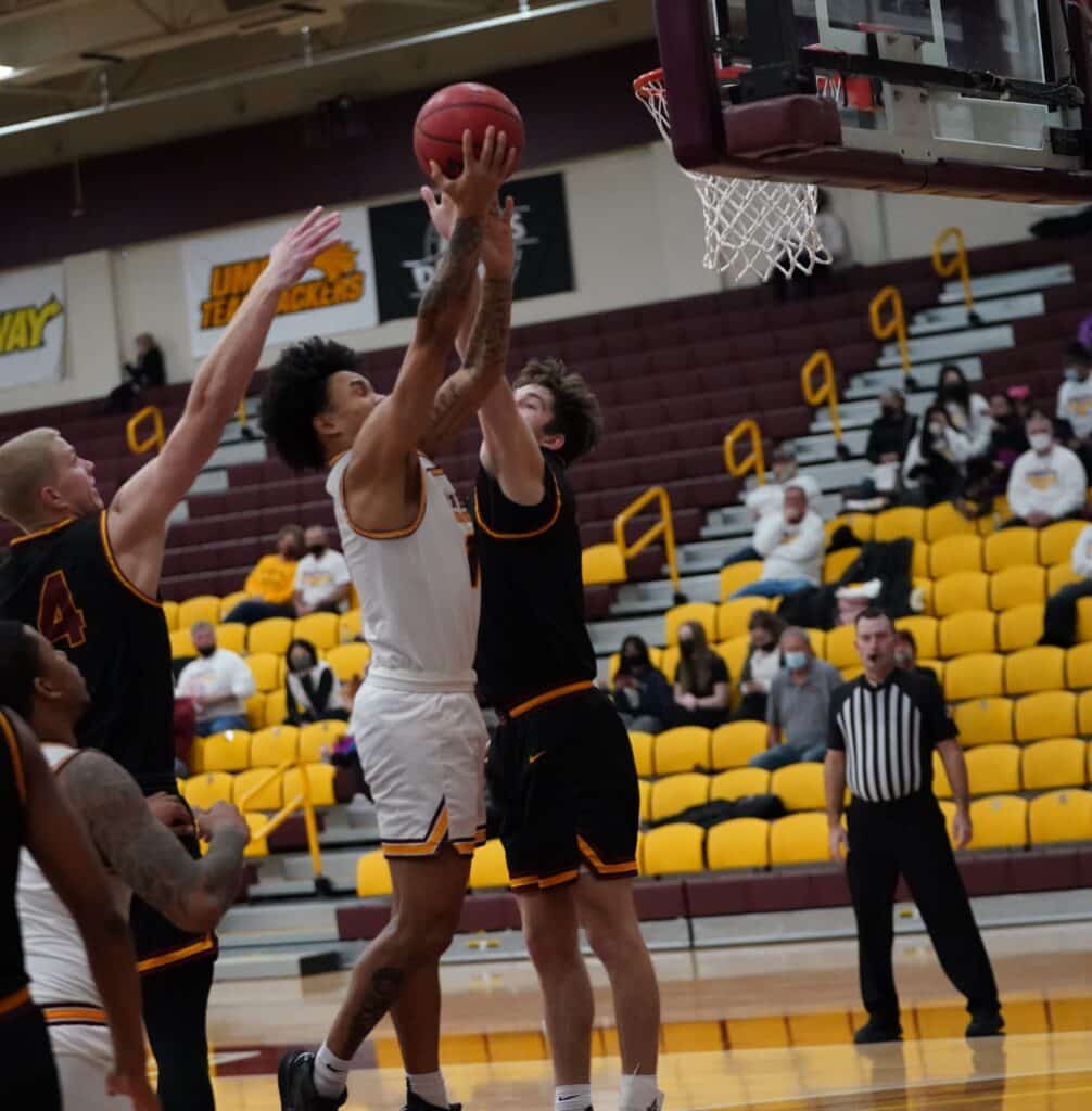 NORTHERN STATE OUTSHOOTS UMC MEN’S BASKETALL FOR NSIC WIN