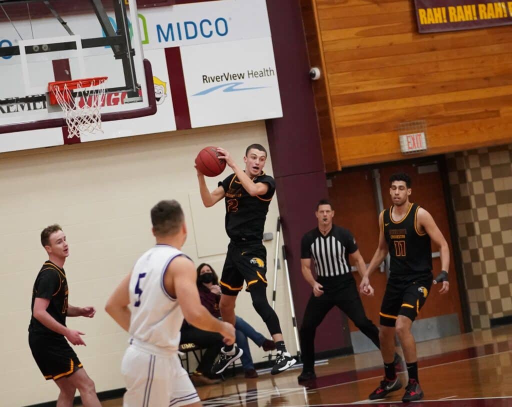 UMC MEN’S BASKETBALL SNAPS LOSING STREAK WITH WIN OVER CONCORDIA-ST. PAUL
