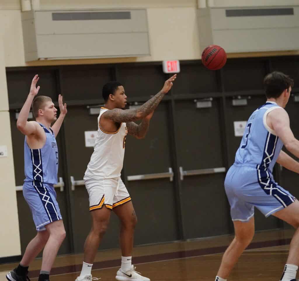UMC MEN’S BASKETBALL SECOND HALF COMEBACK COMES UP SHORT IN LOSS TO AUGUSTANA