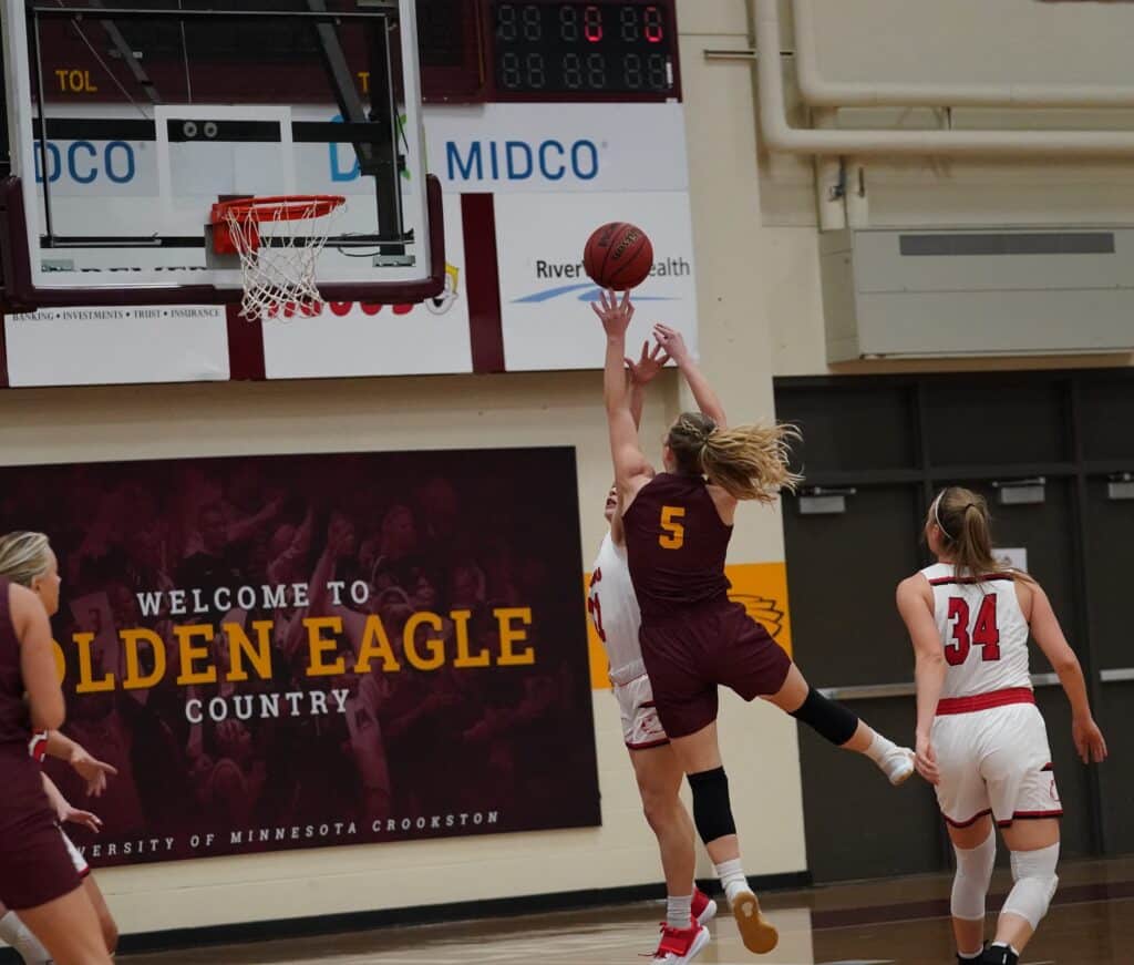 MARY BURKE SETS SCHOOL RECORD FOR MADE 3’S IN A GAME AS UMC WOMEN’S BASKETBALL WINS FIRST NSIC GAME OF THE YEAR