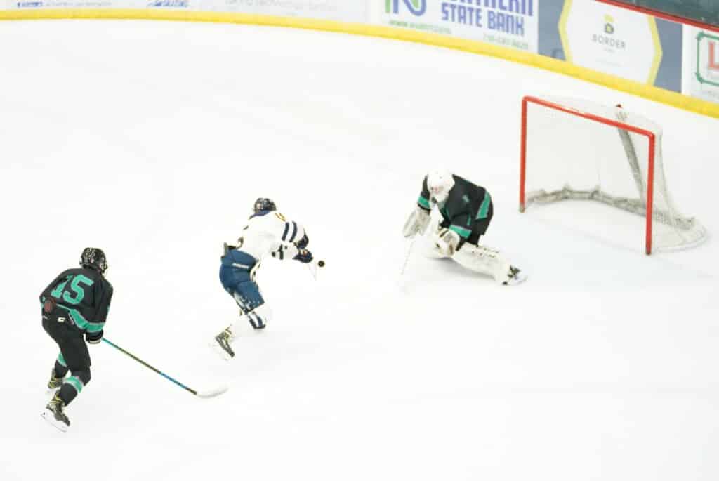 CROOKSTON PIRATE BOY’S HOCKEY ENDS 2021 WITH 9-0 LOSS TO ROCK RIDGE