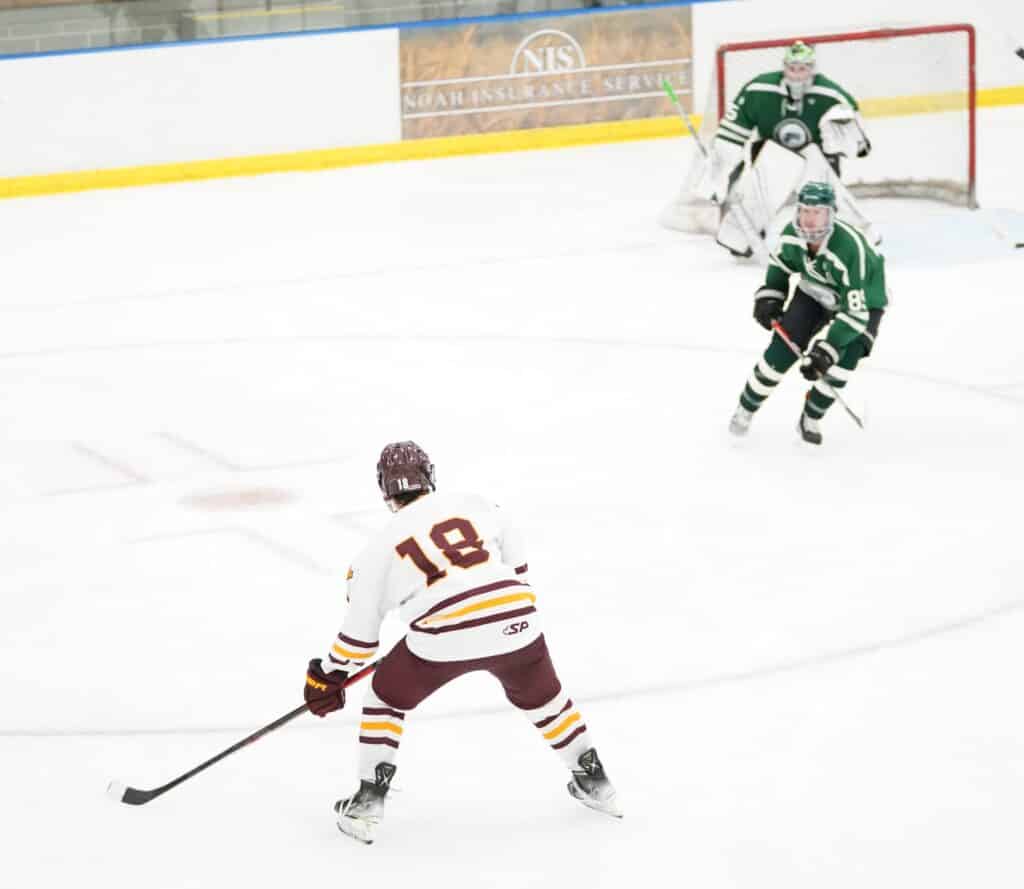 UMC CLUB HOCKEY BEATS WILLISTON STATE COLLEGE