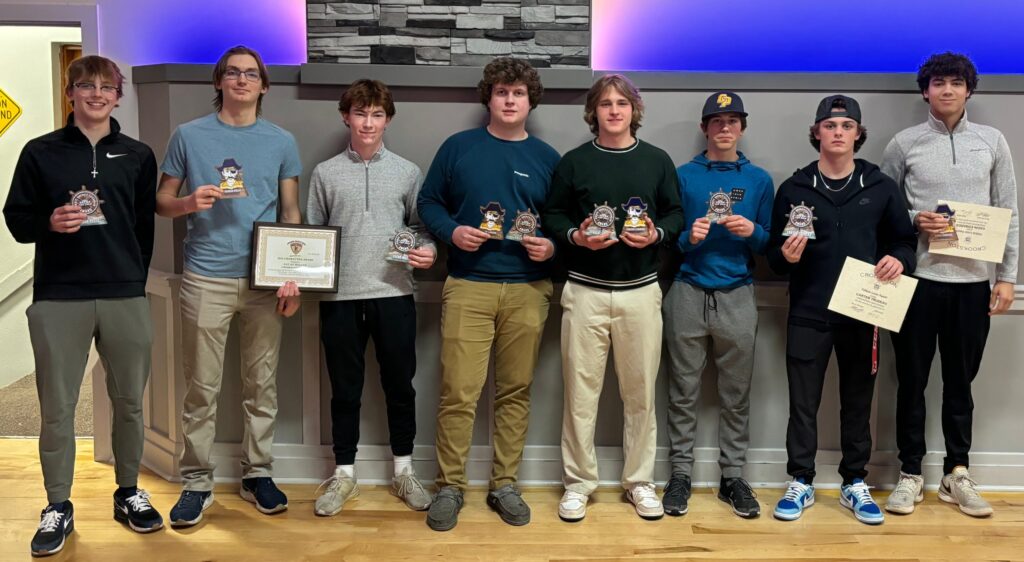 CROOKSTON PIRATES BOYS HOCKEY TEAM HANDS OUT AWARDS