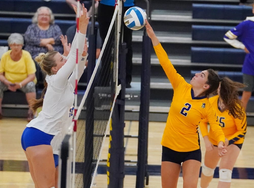 Crookston Pirate Volleyball Falls to TRF