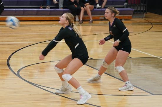 Sacred Heart Volleyball takes down Red Lake Falls in four sets in high-octane offensive match