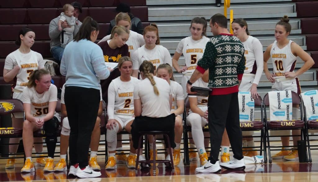 UMC Women’s Basketball finishes strong, but falls to UMary