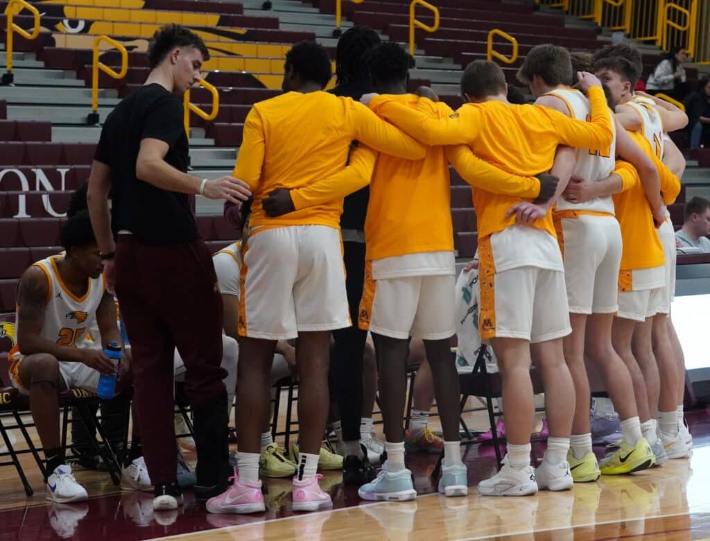 UMC Men’s Basketball falls to UMary after slow start to 2nd half