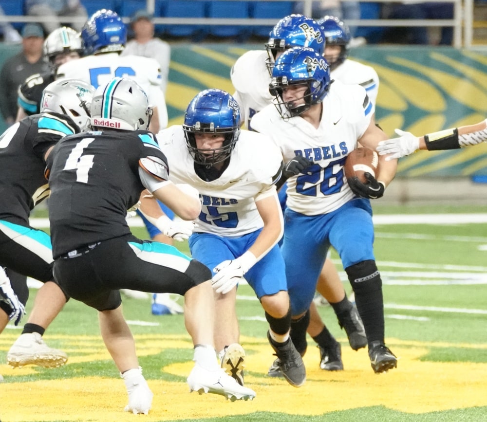 Mahnomen/Waubun holds off Red Lake County to win fifth straight Section 8A Football Championship