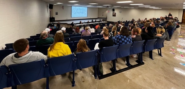 Washington School Public Forum greeted by overwhelming support to keep the school open