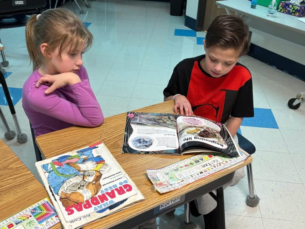 Highland and Washington School students log over 4,000 hours of readering