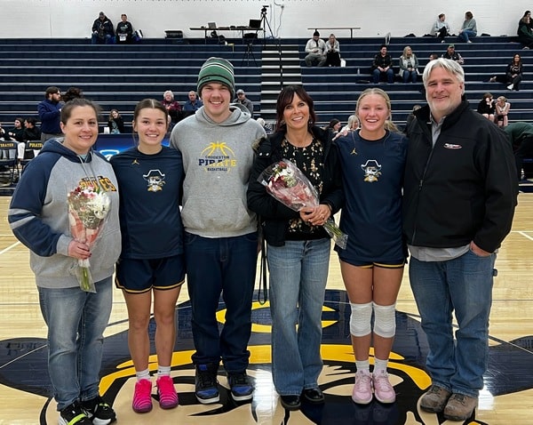 Crookston Girls Basketball gives up late lead, falls to Roseau on Senior Night