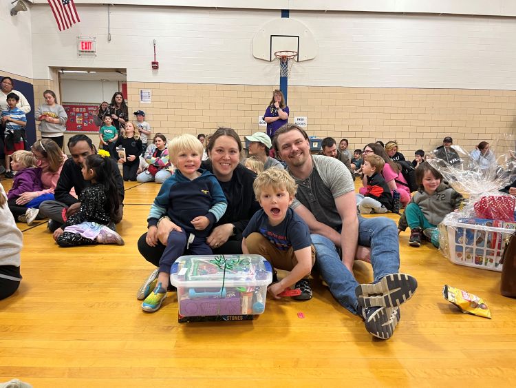 Washington Elementary hosts family picnic to celebrate end of school year