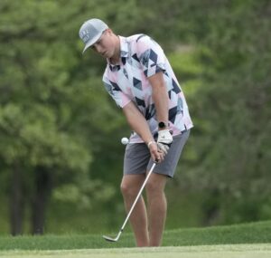 Garrett Fischer advances to State Golf Tournament