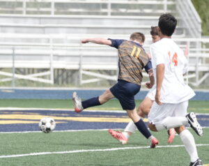 Masen Lessard’s late goal gives Pirate Boys Soccer a win over Morris Area