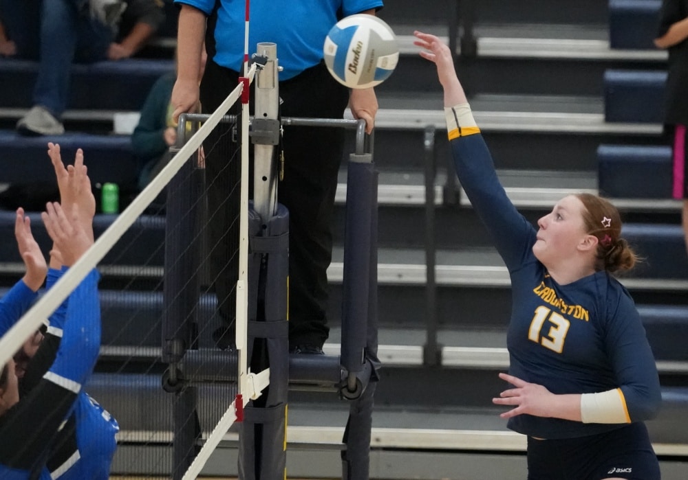 Crookston Pirate Volleyball team has a big night and beats Northome/Kelliher in four